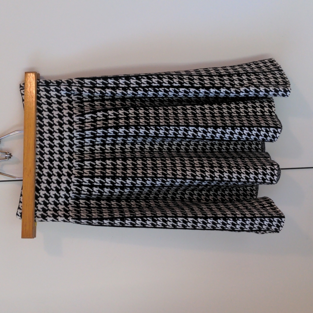 Women's Houndstooth Skirt Sz 4